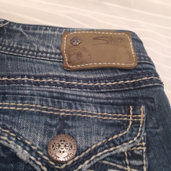 Silver Suki Light Washed Women Blue Jeans - Picture 11 of 11